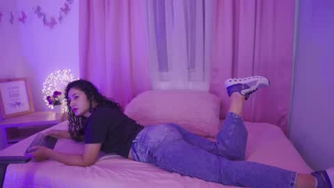 ARIANAA online show from March 6, 2:57 pm