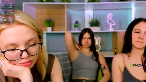 arianaa_cat online show from March 2, 3:41 am