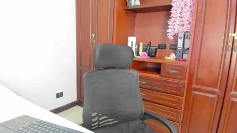 Andrea online show from September 27, 8:19 am