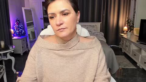 Ana online show from December 14, 9:29 am