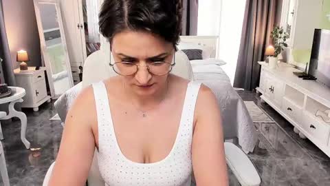 Ana online show from March 12, 9:12 am