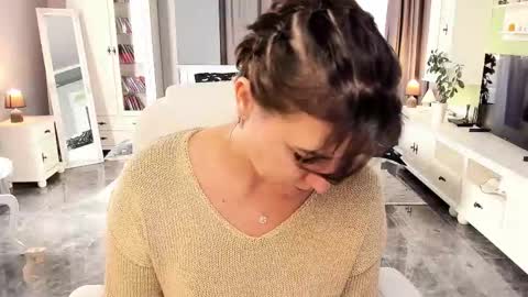 Ana online show from October 5, 10:46 am