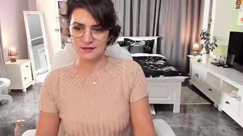 Ana online show from October 20, 9:54 am