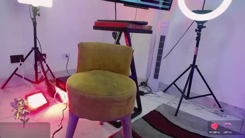 Ari  online show from November 18, 12:53 pm