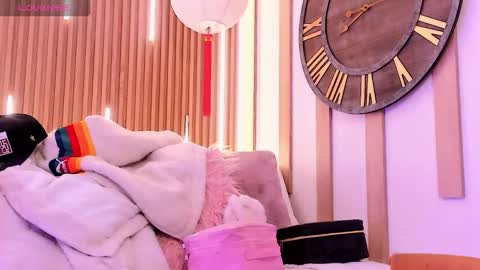 Ari  online show from January 13, 1:05 pm