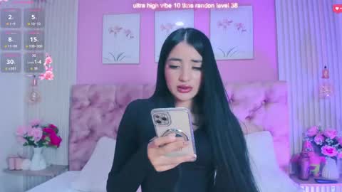 Snapshot of arianawest_ chatting on June 1, 2:52 pm arianawest_ online show from June 1, 2:52 pm