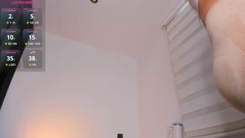 Snapshot of arianna_0 chatting on April 22, 12:18 pm arianna_0 online show from April 22, 12:18 pm