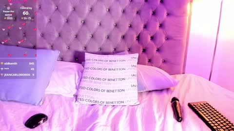 Snapshot of arianna_daviss chatting on January 12, 2:14 am online show from January 12, 2:14 am