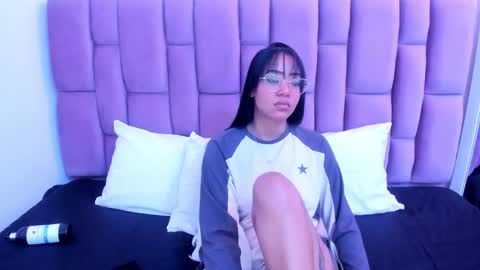 Snapshot of arianna_daviss chatting on February 18, 9:54 am online show from February 18, 9:54 am