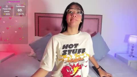 Snapshot of arianna_daviss chatting on February 23, 7:49 pm online show from February 23, 7:49 pm