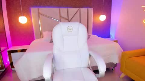 Arianna online show from February 23, 4:13 pm