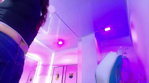 Snapshot of arianna_sweeet chatting on May 8, 3:34 am arianna_sweeet online show from May 8, 3:34 am