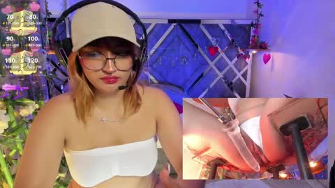 Snapshot of arianova_ chatting on May 30, 1:30 pm Aria online show from May 30, 1:30 pm