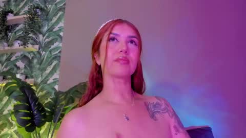 Snapshot of ariarusso_ chatting on May 14, 10:49 pm ariarusso_ online show from May 14, 10:49 pm