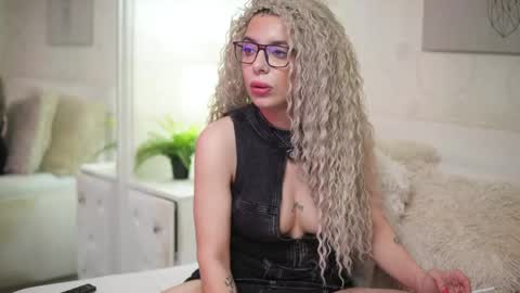 Snapshot of ariayasmin chatting on April 14, 8:59 pm Aria online show from April 14, 8:59 pm