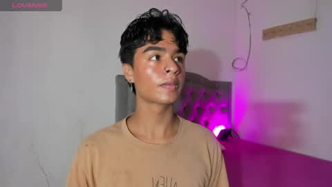 ariel_adan online show from April 29, 7:09 pm