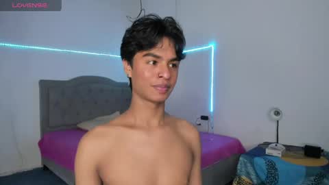 Snapshot of ariel_adan chatting on May 24, 9:53 pm ariel_adan online show from May 24, 9:53 pm