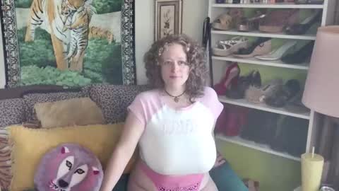 Arielle Ari online show from November 13, 4:50 pm