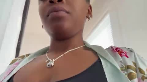 Snapshot of arielbliss69 chatting on March 1, 5:04 pm arielbliss69 online show from March 1, 5:04 pm