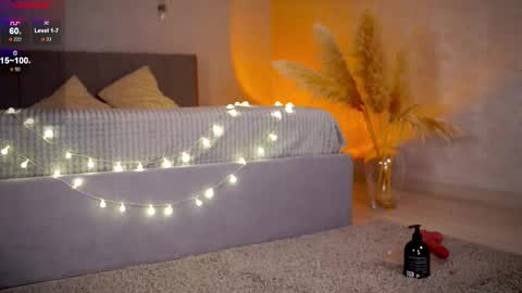 arielkielly online show from October 7, 5:59 am