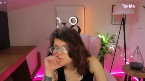 Ariell Mini online show from June 1, 5:42 am