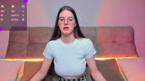 Ariella online show from December 7, 4:42 am