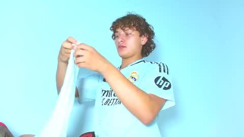 Ariel Aoir online show from April 18, 12:03 am