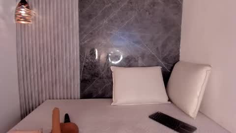 Ariel  online show from January 9, 2:58 am