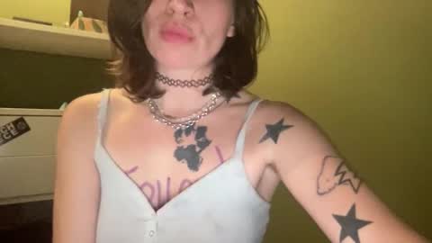 ariel  colin when hes here online show from January 9, 4:04 am