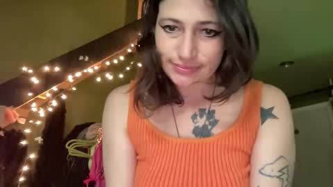 ariel  colin when hes here online show from April 19, 3:55 pm