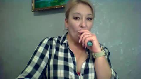 ArielXLoveresss online show from November 8, 10:15 am