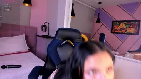 Snapshot of aris_suarez chatting on February 11, 4:45 pm Aris Suarez online show from February 11, 4:45 pm