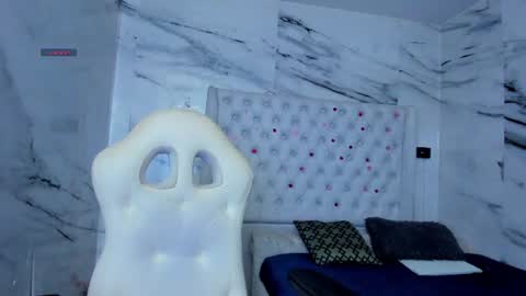 Snapshot of arisha_lee2 chatting on July 4, 11:33 pm arisha_lee2 online show from July 4, 11:33 pm