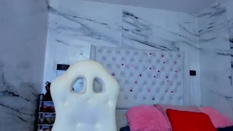Snapshot of arisha_lee2 chatting on July 17, 11:50 am arisha_lee2 online show from July 17, 11:50 am