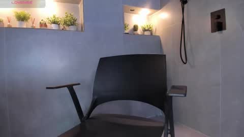 Ari  online show from November 6, 12:39 pm