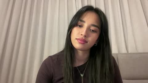 Lily online show from November 18, 3:27 pm