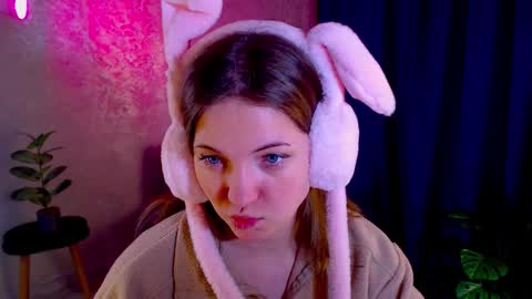 Arlana online show from December 1, 1:10 am