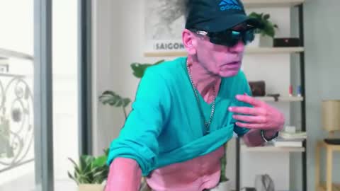 Snapshot of armaduradeacero chatting on October 2, 9:38 am armaduradeacero online show from October 2, 9:38 am