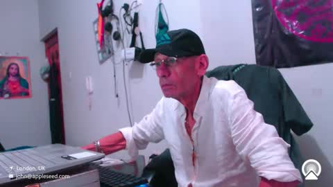 Snapshot of armaduradeacero chatting on October 11, 10:03 am armaduradeacero online show from October 11, 10:03 am