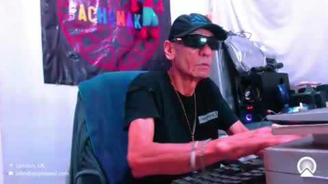 Snapshot of armaduradeacero chatting on October 15, 9:31 am armaduradeacero online show from October 15, 9:31 am