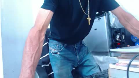 Snapshot of armaduradeacero chatting on October 18, 8:04 am armaduradeacero online show from October 18, 8:04 am