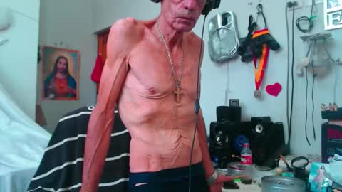 Snapshot of armaduradeacero chatting on November 17, 6:35 pm armaduradeacero online show from November 17, 6:35 pm