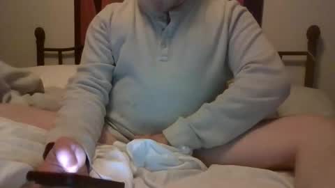 Snapshot of armedsuff chatting on March 1, 3:41 am armedsuff online show from March 1, 3:41 am