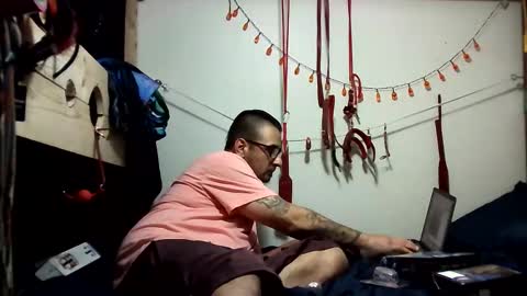 Snapshot of armstrong1718 chatting on November 20, 8:36 am armstrong1718 online show from November 20, 8:36 am