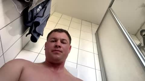 Snapshot of armyskater32 chatting on March 3, 12:05 pm armyskater32 online show from March 3, 12:05 pm