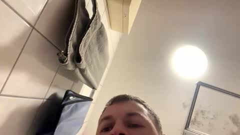 armyskater32 online show from December 20, 9:00 pm