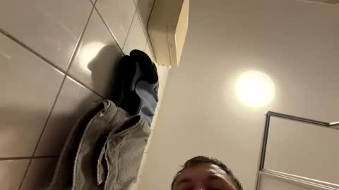 armyskater32 online show from March 26, 6:19 am