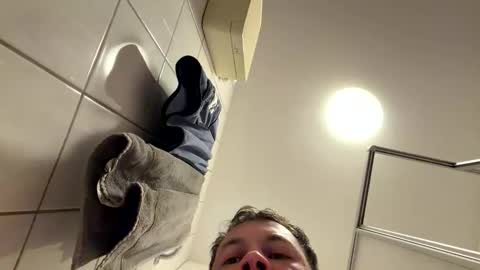 Snapshot of armyskater32 chatting on May 4, 7:54 pm armyskater32 online show from May 4, 7:54 pm