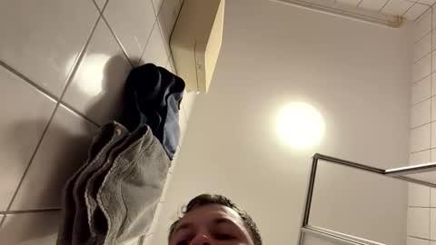 Snapshot of armyskater32 chatting on May 20, 8:59 pm armyskater32 online show from May 20, 8:59 pm