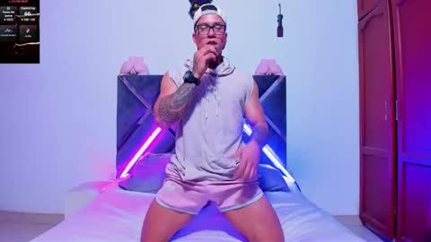 Arnold fit hot98 online show from November 12, 4:40 pm